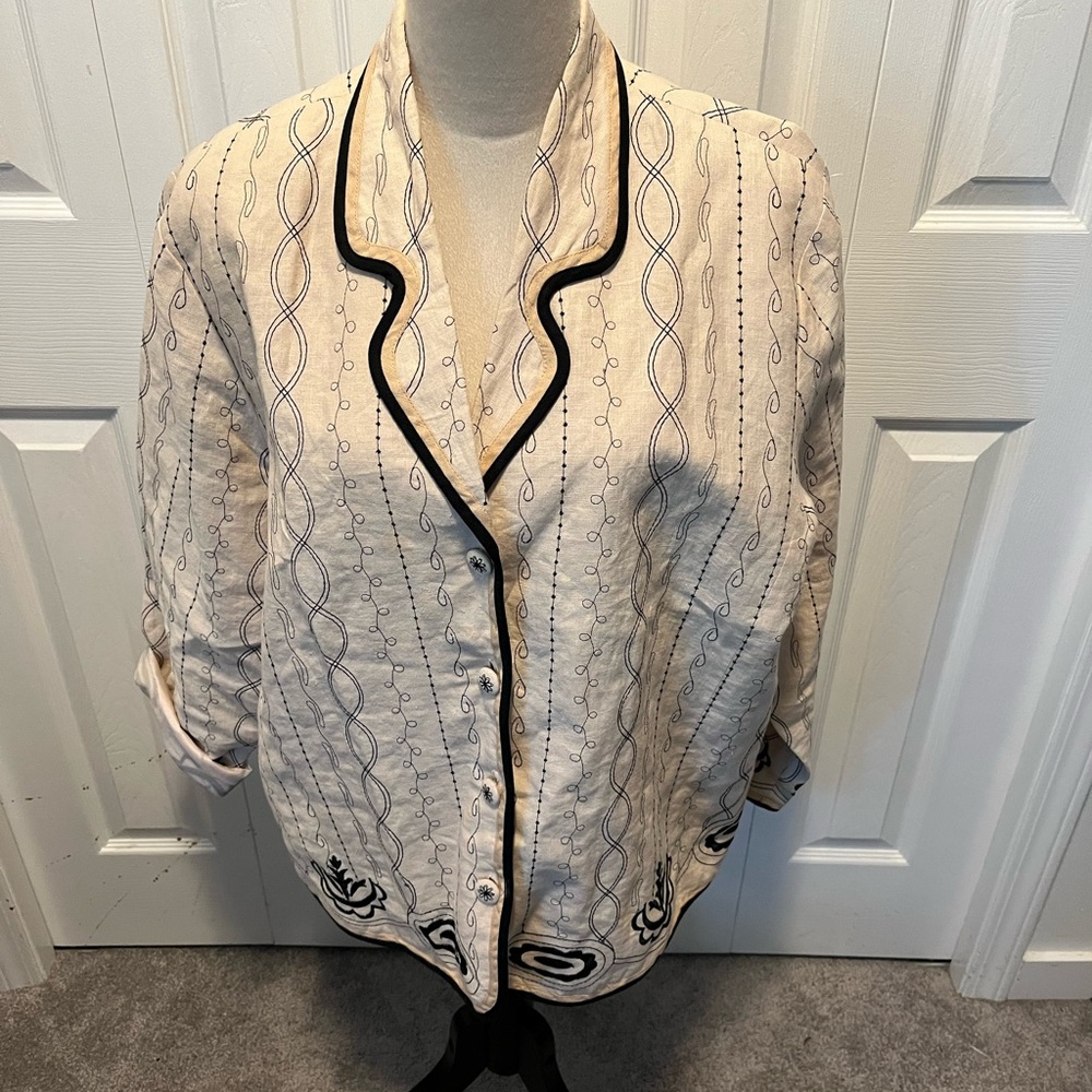 Alexandra Bartlett size 1X 100% Linen elegant cream with black accents Jacket